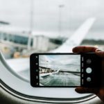 avion-smartfon-pista